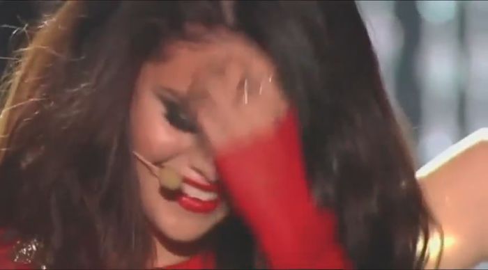 bscap0789 - xX_Come and Get It LIVE at MTV Movie Awards 2