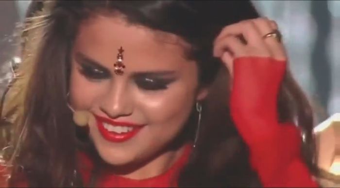 bscap0792 - xX_Come and Get It LIVE at MTV Movie Awards 2