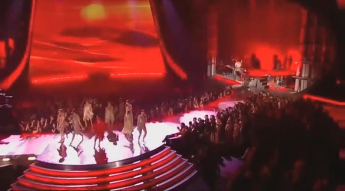 bscap0354 - xX_Come and Get It LIVE at MTV Movie Awards