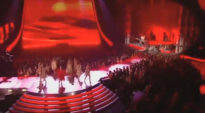 bscap0355 - xX_Come and Get It LIVE at MTV Movie Awards