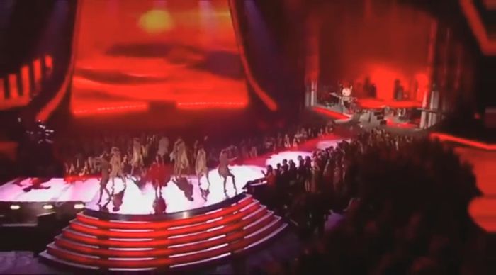 bscap0357 - xX_Come and Get It LIVE at MTV Movie Awards