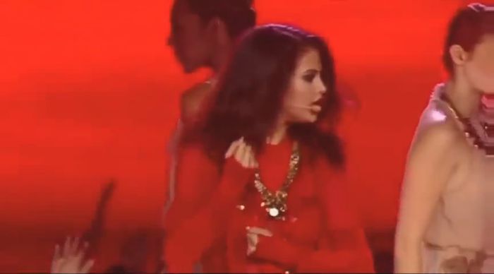 bscap0359 - xX_Come and Get It LIVE at MTV Movie Awards