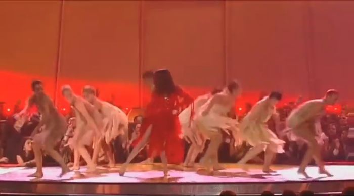 bscap0366 - xX_Come and Get It LIVE at MTV Movie Awards