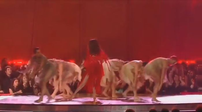 bscap0367 - xX_Come and Get It LIVE at MTV Movie Awards