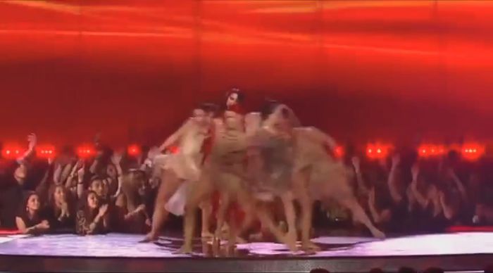 bscap0373 - xX_Come and Get It LIVE at MTV Movie Awards
