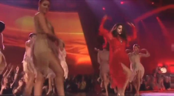 bscap0409 - xX_Come and Get It LIVE at MTV Movie Awards