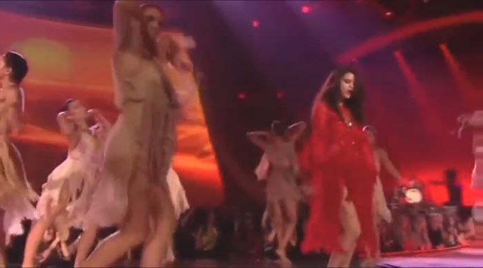 bscap0410 - xX_Come and Get It LIVE at MTV Movie Awards