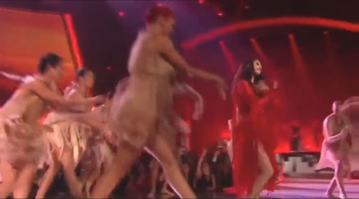 bscap0413 - xX_Come and Get It LIVE at MTV Movie Awards