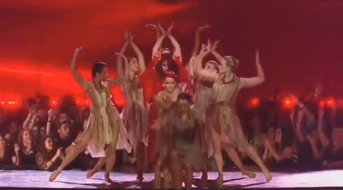 bscap0419 - xX_Come and Get It LIVE at MTV Movie Awards