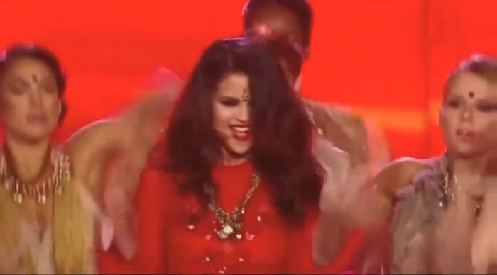 bscap0433 - xX_Come and Get It LIVE at MTV Movie Awards