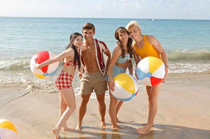 teen-beach-movie_01 - plaja adolescentilor