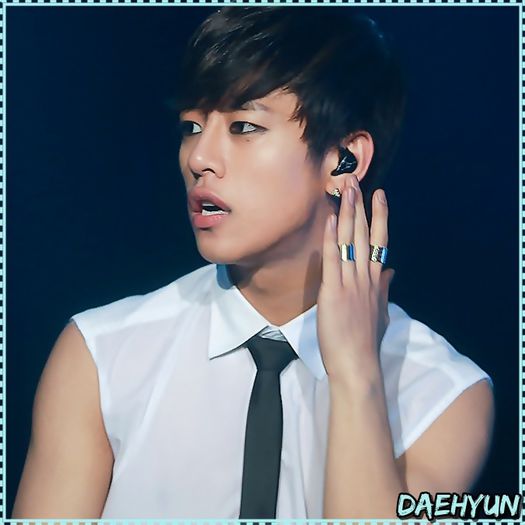 ^D^ [isi pune mana la locul lovit] :| [priveste spre Bang] :| :-<. - ix __ Episodul 025 __ xi