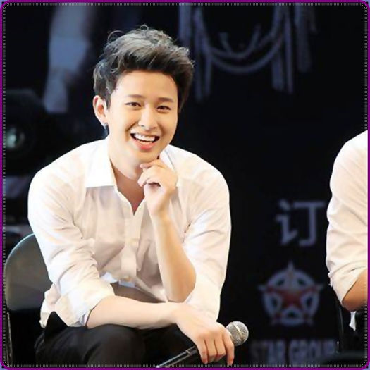 .&. ..:) Pam-pam-pam..cine a venit.. Nin hao domnisoara Song ;;).. Nu credeti ca..stiu si eu..