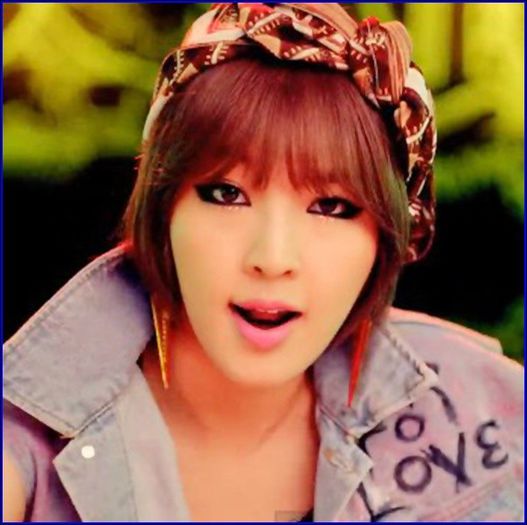 .` 8-|...Lasa , ca mi-a povestit Seob cum a fost >:P..Nu e nevoie sa merg..:))