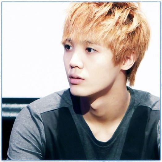 [:D] ..Byee` Hey.. :D ..Bine ma.. si eu cu cine plec de aici? :| ..Somn usor. :-?