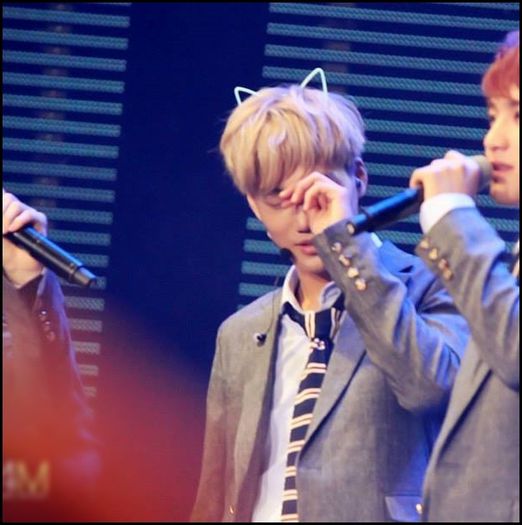 (Kai) ..Ce rau e Tomy. (:| ..[se freaca la ochisori]