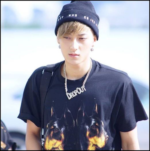 (Tao) ..Aaa? :| Mm, eu vreau o apa. :)