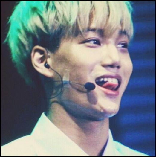 (Kai) ..Mmm. :)) [o ia pe Tia in brate] Ce doarme. :3 Noapte buna Minwoo. :) [pleaca sus cu Tia.:3] - ix __ Episodul 028 __ xi