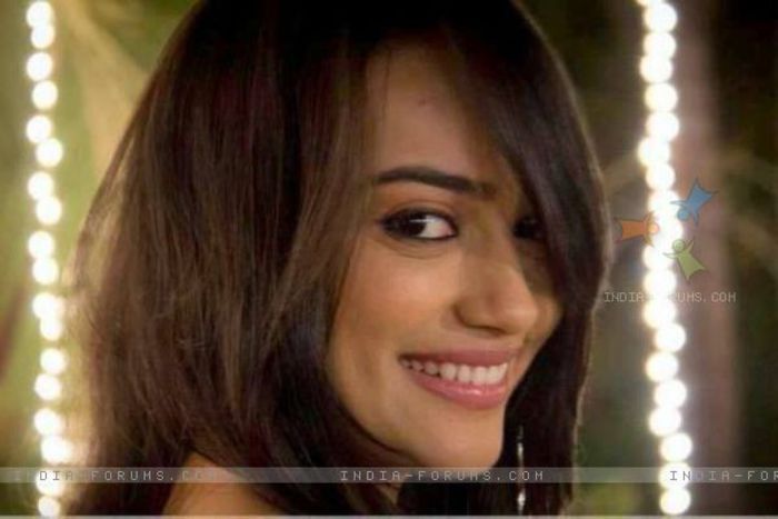 287277-surbhi-jyoti