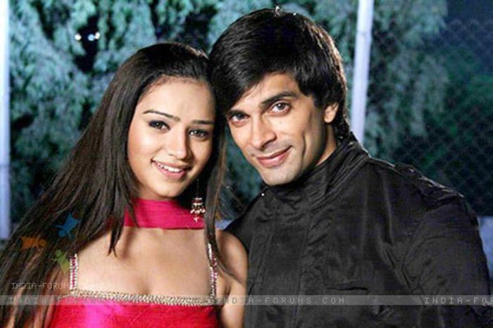 293553-sukirti-kandpal-and-karan-singh-grover