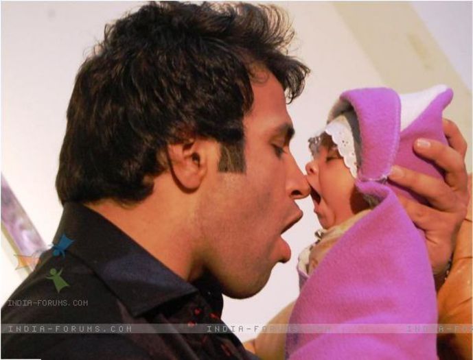 278594-rithvik-and-little-zoya - Rithvik Dhanjani