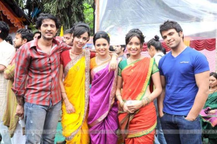 215083-on-the-sets-of-pavitra-rishta