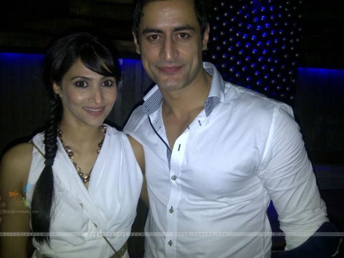 228448-rishina-kandhari-and-mohit-raina