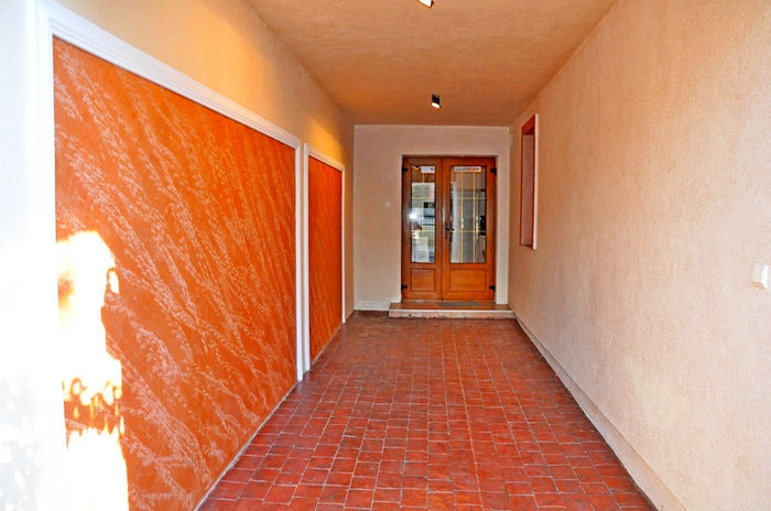 Amenajari interioare. Danident, Clinica Stomatologica Iasi  .  ISTINTO Pietra Spaccata si Marcopolo