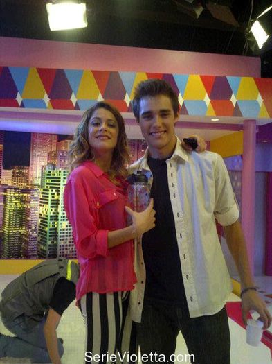 Martina-Stoessel-y-Jorge-Blanco-cantando-1 - Jorge Blanco