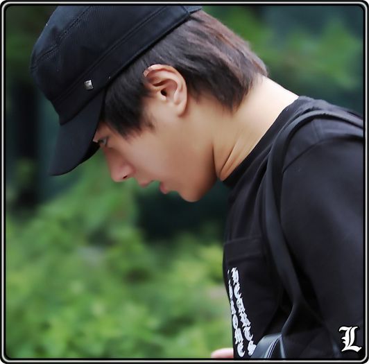 ∞ .. ^intra^ .. Oh..hei. :) .. :-? ..