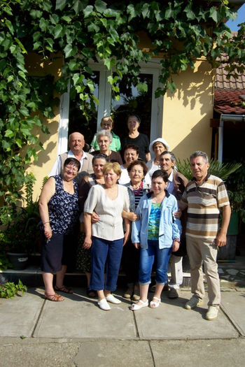 100_1486 La revederea de la Dragus -Fagaras ,eu cu sotia si fetita in prim plan.