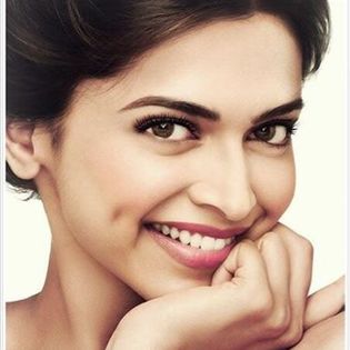 486115_426494764111070_1709854064_n - Deepika photoshoot