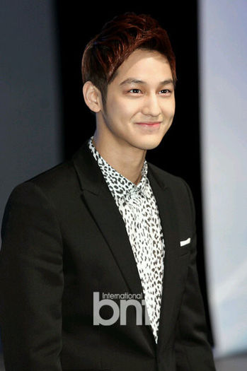 BCLqplBCQAErZ - Sang Kim Beom