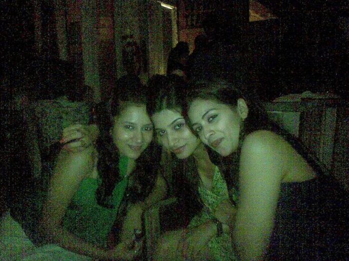 268636_145962482145804_244038_n