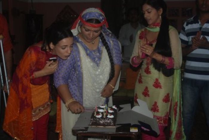 261691_147375165337869_2217381_n - Sanaya Irani
