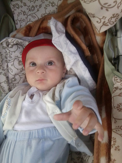 Fotografie7226 - un bebe mic -2013
