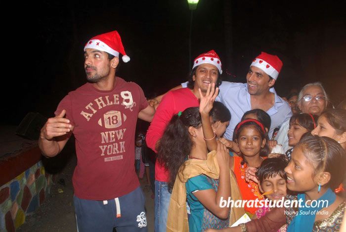 akshay-john-reitesh-christmas_032 - Akshay Kumar