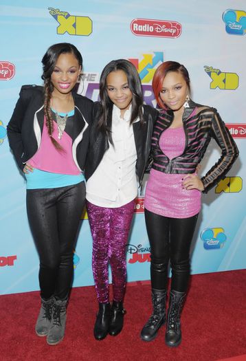 China Anne Mcclain Lauryn McClain 2012 13 AkDsk1rZrzox