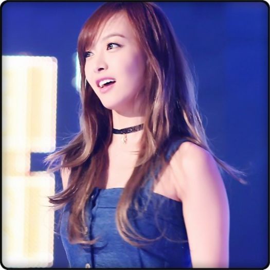 #. Ehh. :3 Dragut din partea lui ca isi face timp pt ea. :3. - ix __ Episodul 030 __ xi