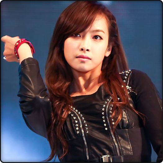 #. Nu..stai si te uiti. :| :-w :)). - ix __ Episodul 030 __ xi