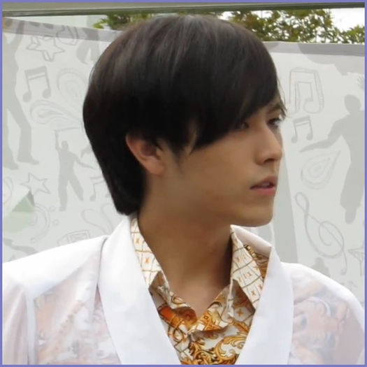 <.> Daca vrei..mai e tort in bucatarie..:-?..:)) - ix __ Episodul 030 __ xi