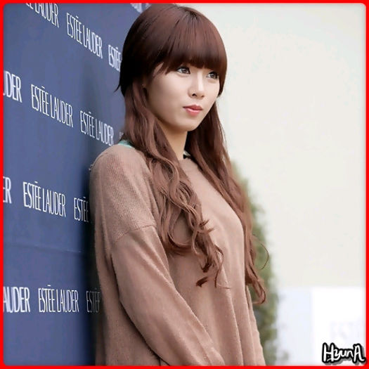 ^-^ ..Mmmm.. :-s ..:)) ..Am.. treaba.. aaa.. sus. :D ..[fuge sus] - ix __ Episodul 031 __ xi