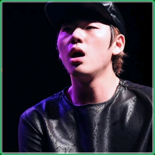 -X-| .. :)) ..Multumesc Nana.. :)) ..[hug Nana. :o3] ..Eu ..nu ti`am luat nimic. -_- ..