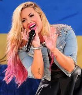 descărcare (1) - demi lovato