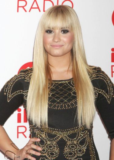 demi-lovato-2012-iheartradio-music-festival-day-1-02 - demi lovato