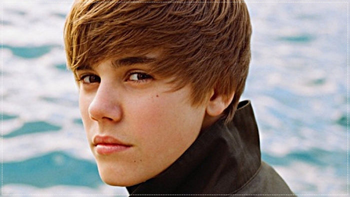 ;; Cântărețul ei preferat este Justin Bieber . - martina stoessel - very rare facts