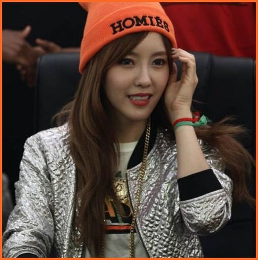 H|. [se uita la el si rade] Aaa. probabil ca da. :)) :3. - ix __ Episodul 032 __ xi