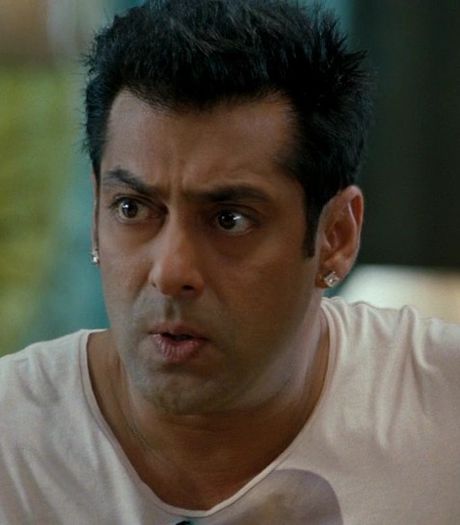 Andrei se b*..ese in public.