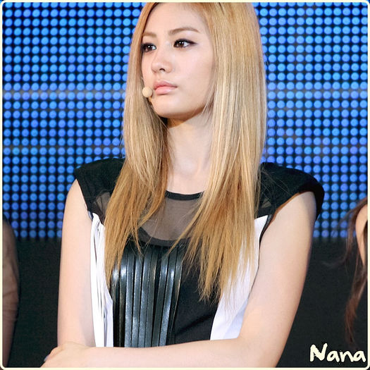 .★. {se uita la Tao} ..Da nu tu..:-s.. Qri..:d..:-s.. De aia nu ma dau de pe ea..:))..:-s - ix __ Episodul 032 __ xi