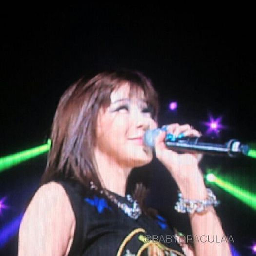 u3 - 2NE1 funny moments